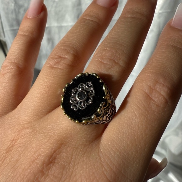 Vintage Black Onyx Gold Filigree Ring – Gothic Boho Statement Jewelry - Picture 5 of 5
